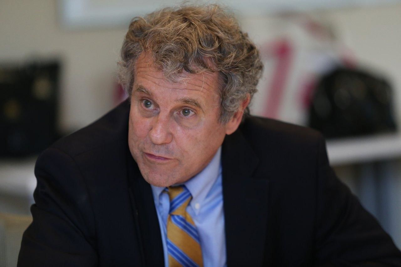 US-NEWS-SHERROD-BROWN-SAYS-100000-OHIO-OH.jpg
